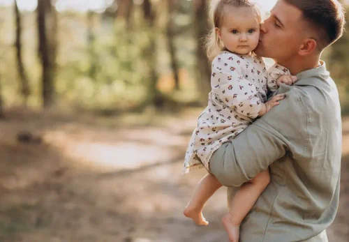 Тайные слёзы отцов: почему мужская послеродовая депрессия перестаёт быть мифом