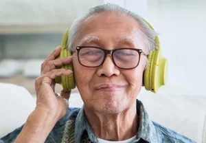 Плейлист против Альцгеймера: как музыка может перепрошить больную память