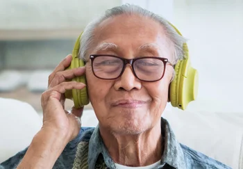 Плейлист против Альцгеймера: как музыка может перепрошить больную память