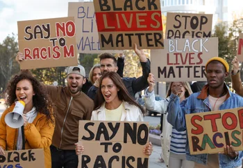 Выпустил пар — и совесть чиста: почему громкое осуждение расистов мешает бороться с системным неравенством