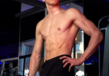 Погоня за тестостероном: как желание стать мачо губит молодых парней