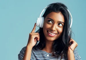 Песни, которые поют наши мозги: как тексты песен незаметно берут нас в оборот