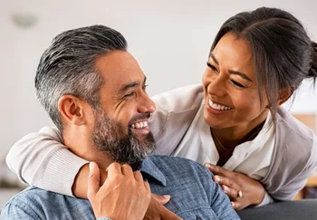 Любовь под присмотром: Свободный выбор против семейного совета — есть ли разница?