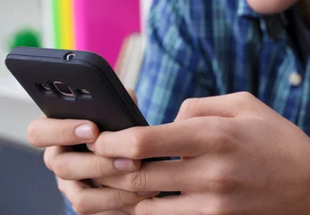 Подростки и соцсети: Почему уходить в офлайн — не всегда признак успеха