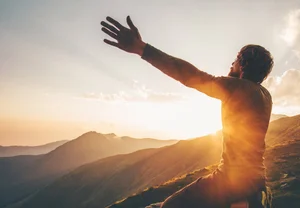 Спасти душу квадратными метрами: как диван стал новым храмом