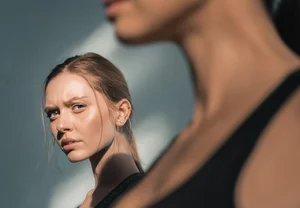 Феминность и ревность: когда лицо — это угроза любви