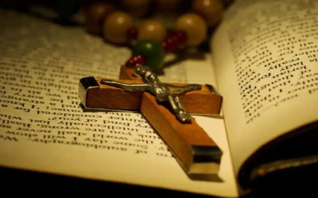 Когда небеса молчат: зачем человеку вера, если мир рушится?