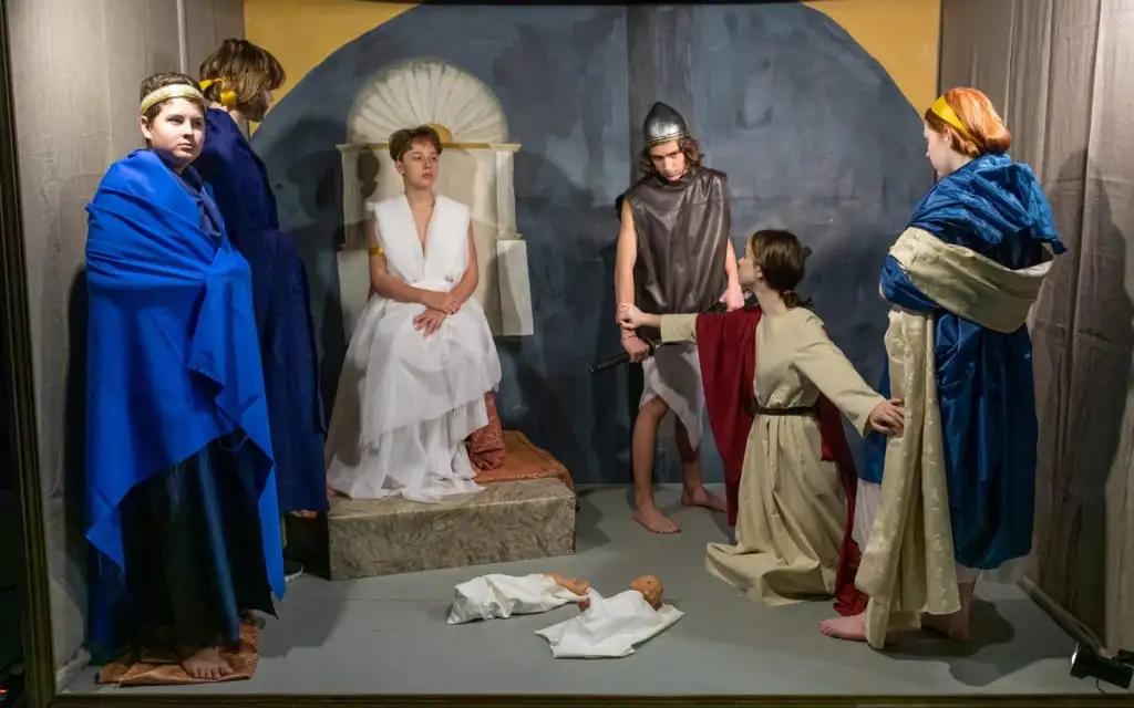 Когда любовь и долг сталкиваются: тайная жизнь между двумя мирами