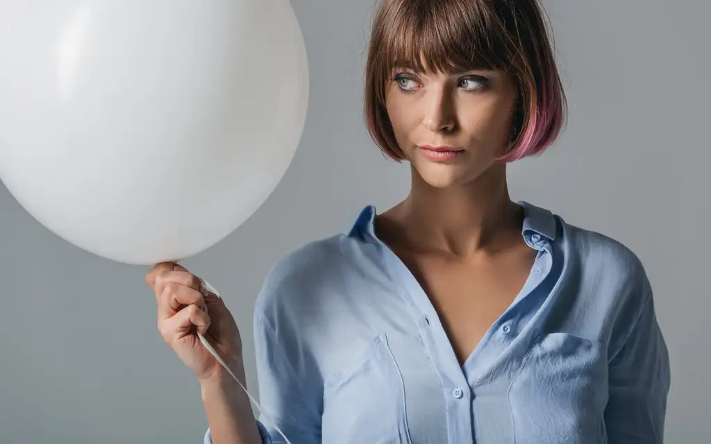 Он исчезает, когда ты скучаешь по нему: как женщины невидимо сами дают мужчинам повод их обесценивать