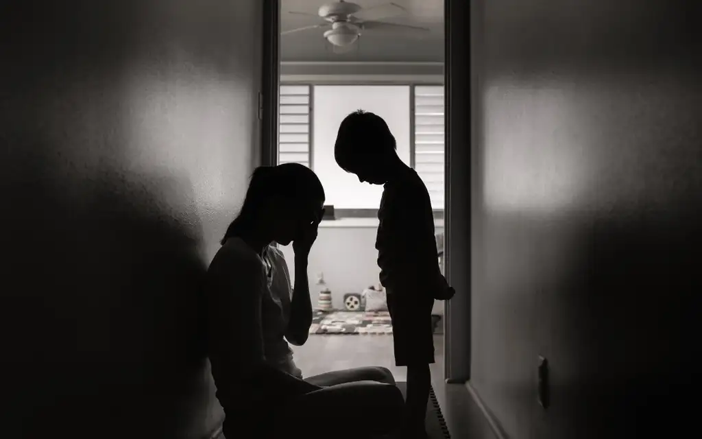 Когда мать есть, но её нет: тайны "живой пустоты" и их отзвук в жизни ребёнка