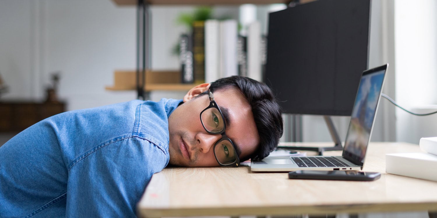 Когда искусственный интеллект не только увольняет, но и лишает сна: почему AI — это депрессия XXI века