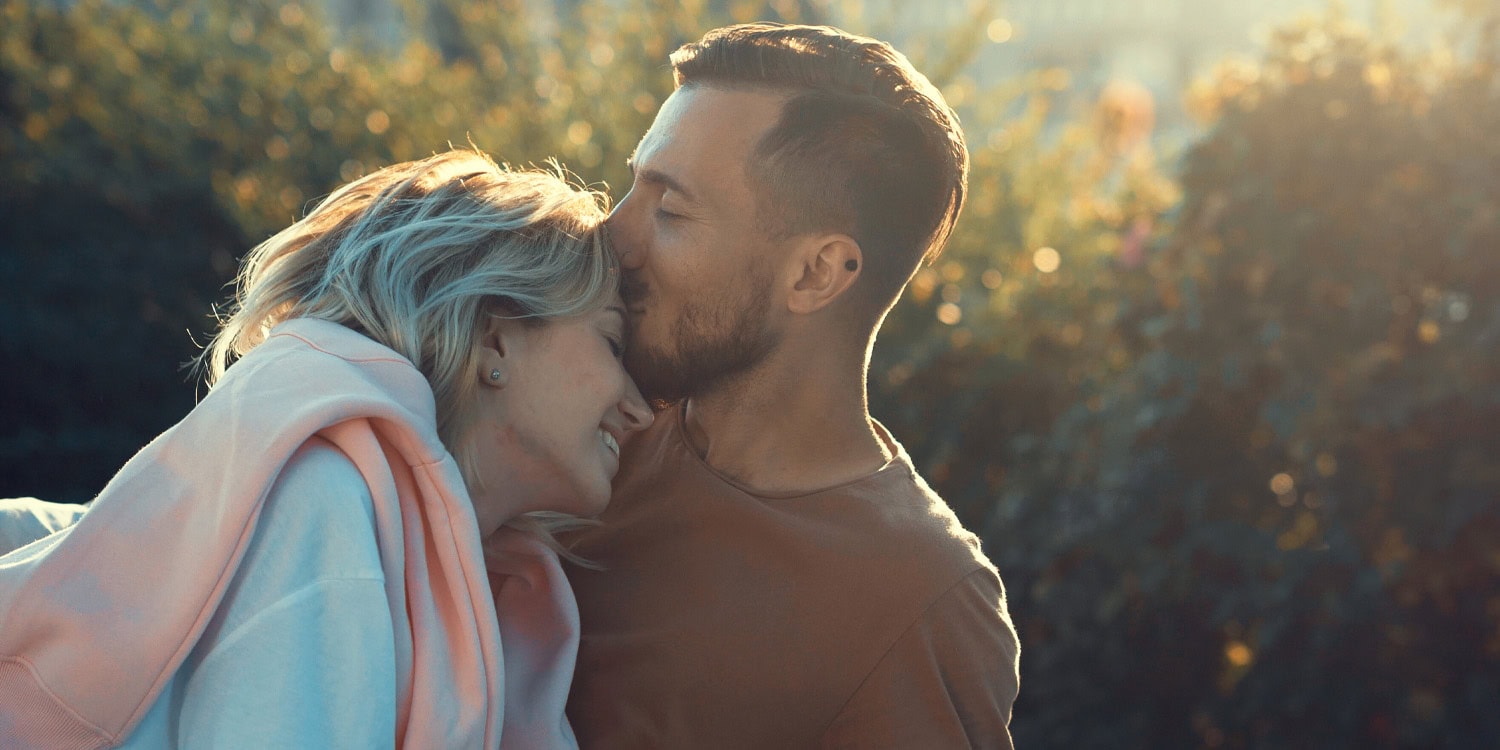 Если мозги есть — кулаки лишние: почему умным парням меньше хочется тиранить подруг